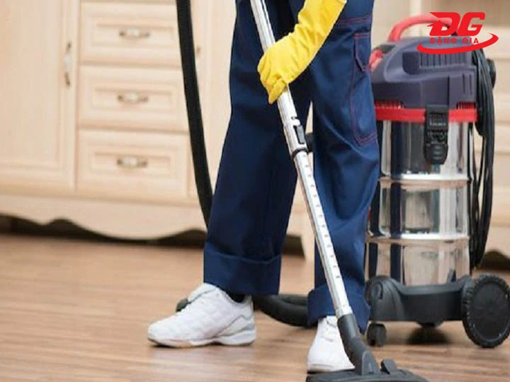 sử dụng máy hút bụi 2400W