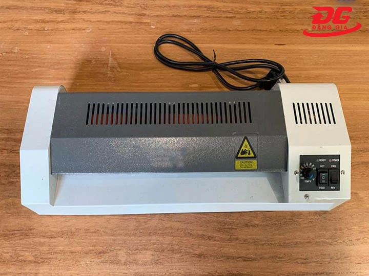 Máy ép plastic YT-3210