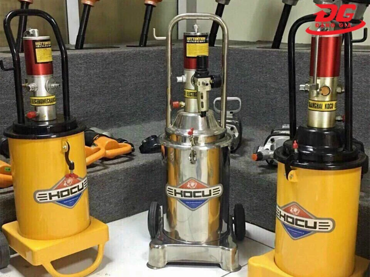 hình ảnh Máy bơm mỡ Okasu