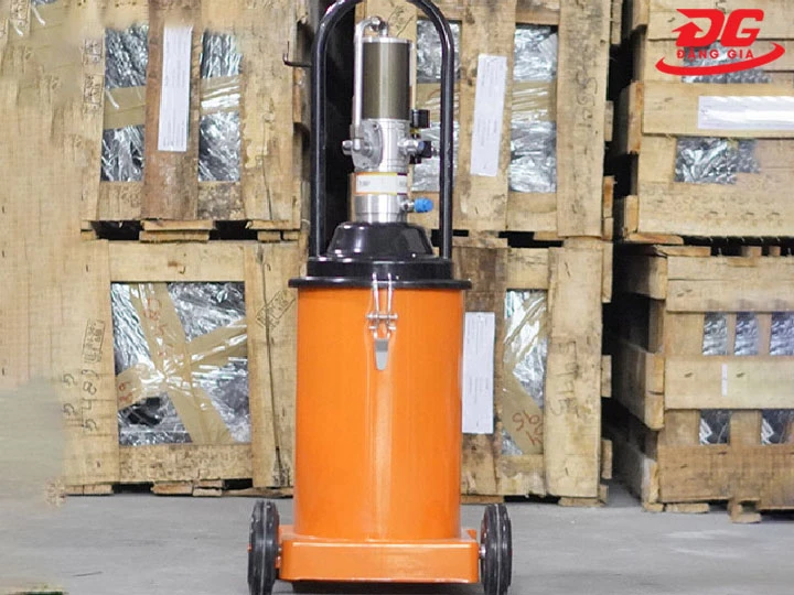 Máy bơm mỡ Nhật Bản là thiết bị chuyên dụng