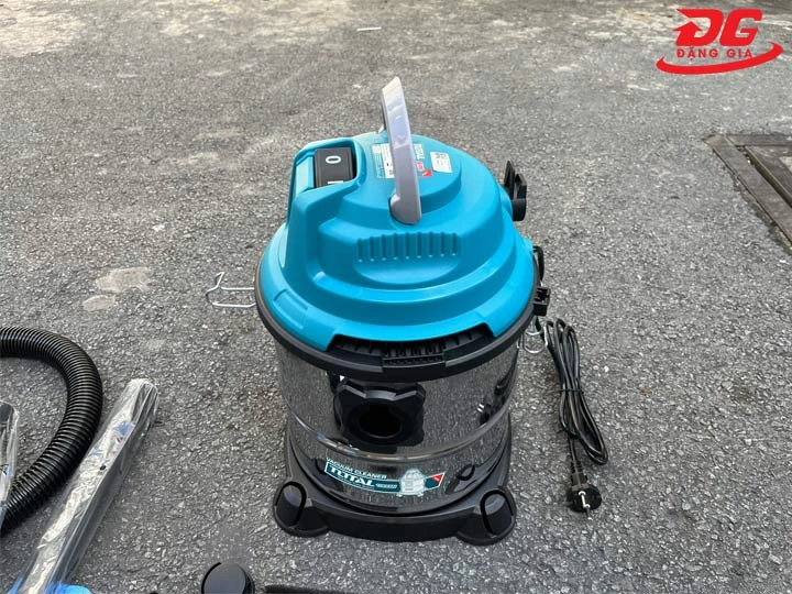 Máy hút bụi Total TVC12202