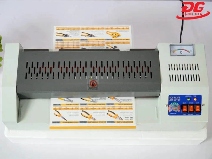 Máy ép plastic YT 320