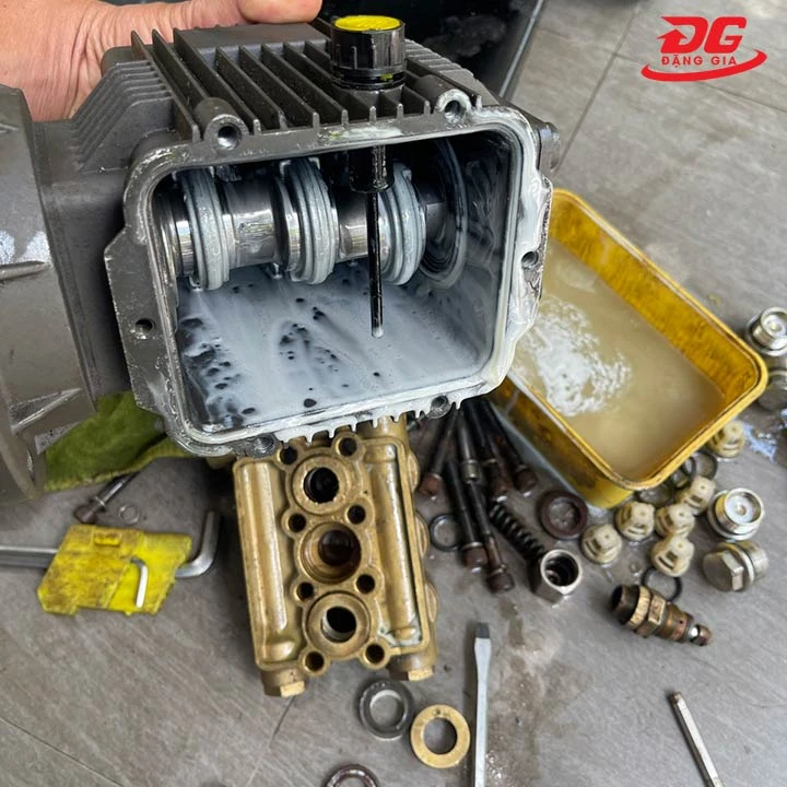 Kiểm tra tổng thể toàn bộ máy rửa xe