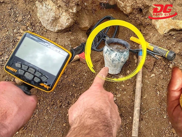 Cách máy dò kim loại tìm ra vị trí của vàng như thế nào