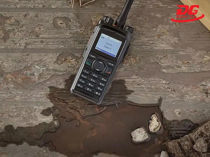 Chọn bộ đàm có IP chống nước bao nhiêu thì phù hợp