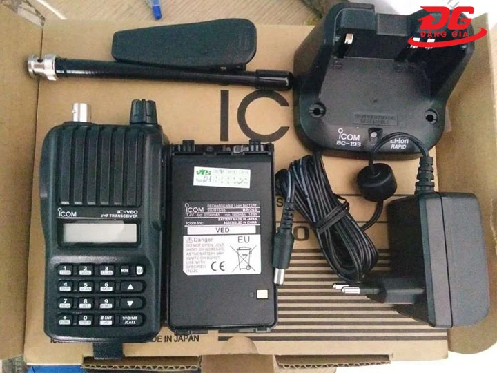 Bộ đàm cầm tay chuẩn IP54 Icom IC-V80