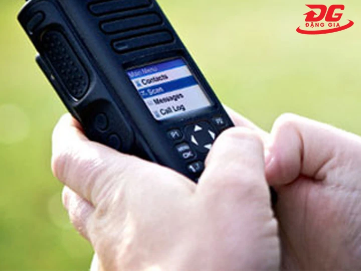 Lựa chọn/chuyển kênh bộ đàm kenwood