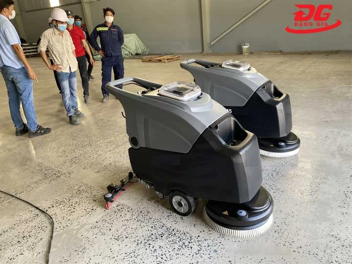 Hiệu suất làm sạch sàn nhanh, tiết kiệm thời gian