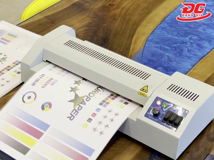 Cấu tạo máy ép plastic: Bóc tách từng bộ phận quan trọng