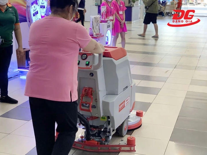 Ứng dụng trong dịch vụ vệ sinh công nghiệp chuyên nghiệp