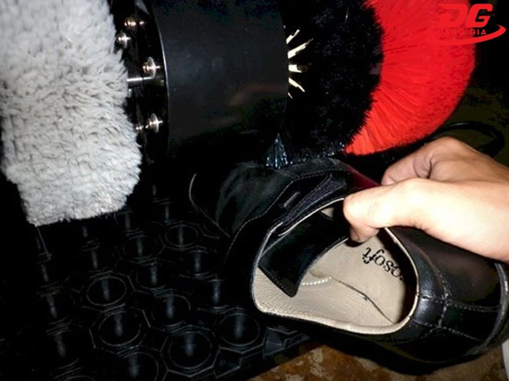 Máy đánh giày tự động Shiny SHN-DX hiệu quả