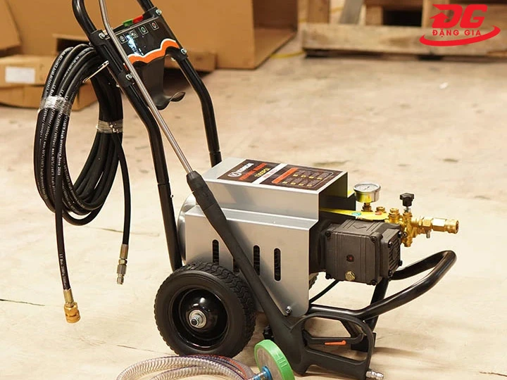 Máy rửa xe Kumisai 70/1.8