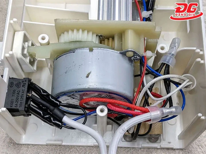 motor của máy ép plastic