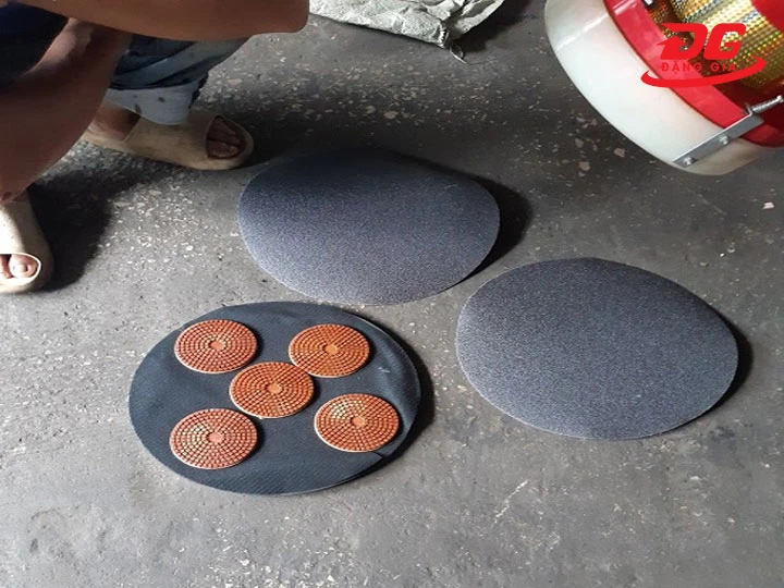 Phụ kiện đi kèm