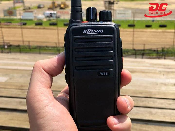 bộ đàm Kirisun Kiểu dáng cứng cáp