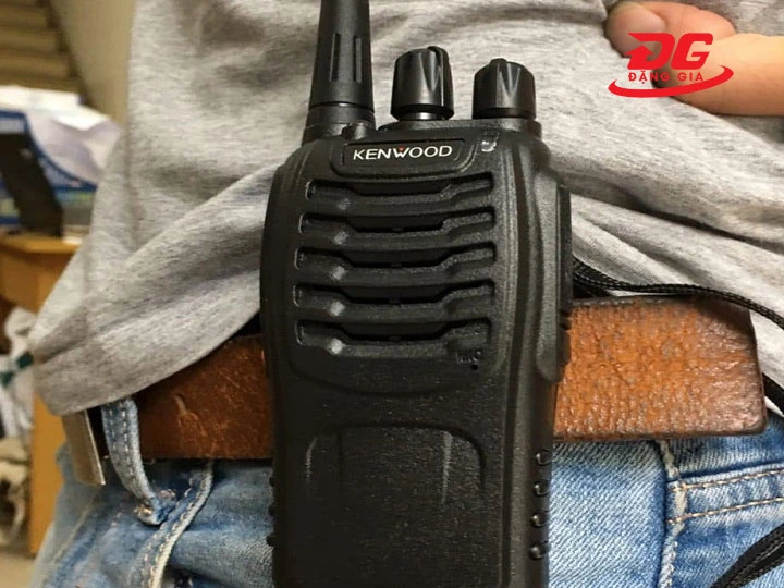 Thiết kế tinh gọn, cầm chắc tay và dễ thao tác