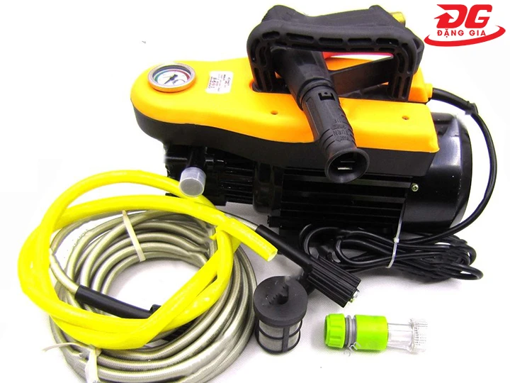 Máy rửa xe tăng áp Chisu C1