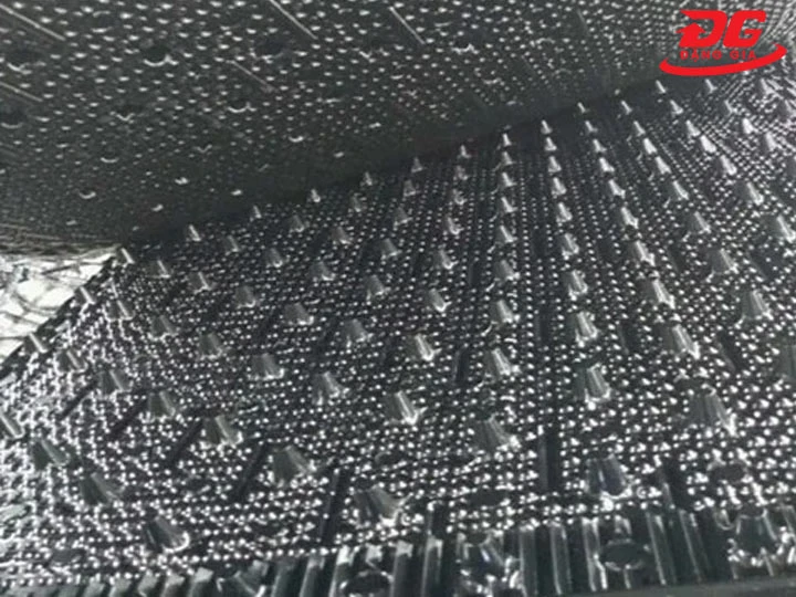 Những lưu ý cần biết khi dùng và lắp đặt tấm tản nhiệt PVC CROSS FLOW