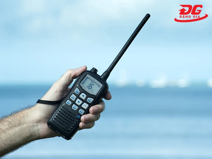 bộ đàm 100km Dễ dùng, chú trọng trải nghiệm thực tế