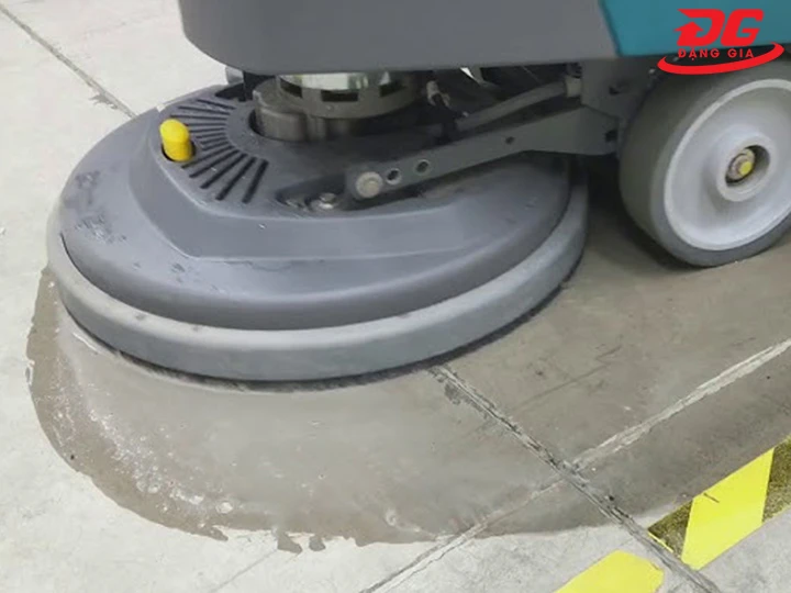 hiệu quả làm sạch máy chà sàn liên hợp Chao Bao HY 50B