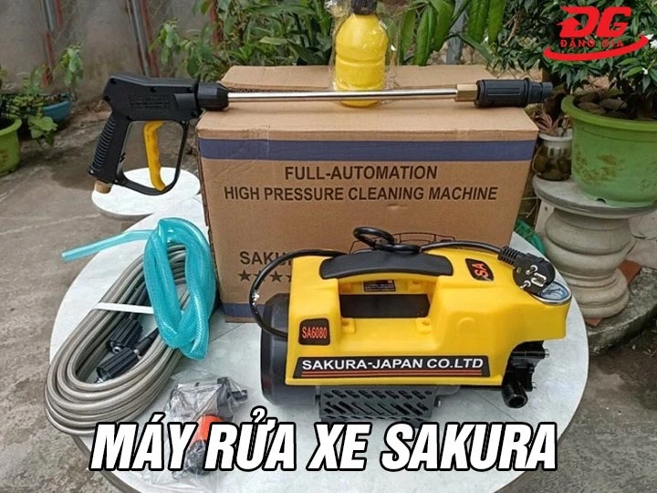Máy rửa xe Sakura