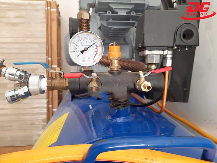 lắp đặt đầu nối hơi máy nén khí