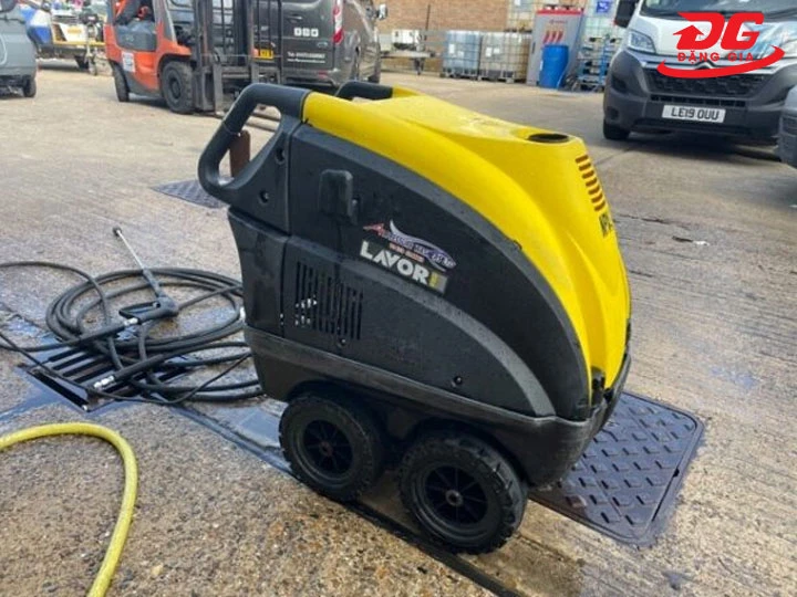 Máy rửa xe Lavor cao áp