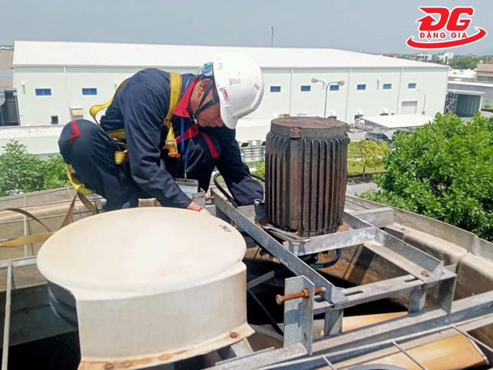 bảo dưỡng tháp Liang Chi LBC-300RT