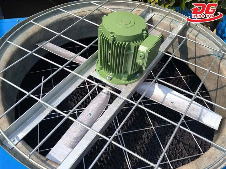 động cơ của tháp giải nhiệt Liang Chi LBC-300RT