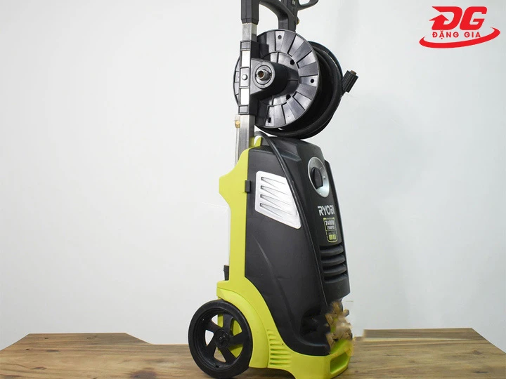 Máy rửa xe Ryobi 2400W