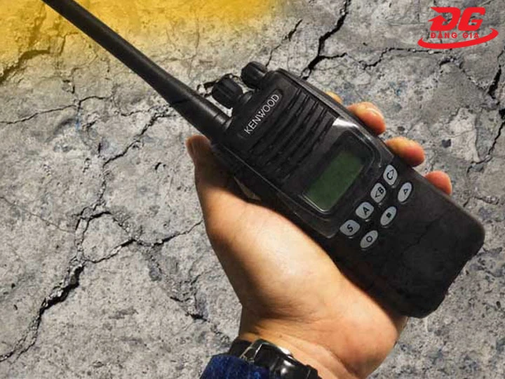 bộ đàm UHF Dáng gọn chắc, cầm lâu không mỏi