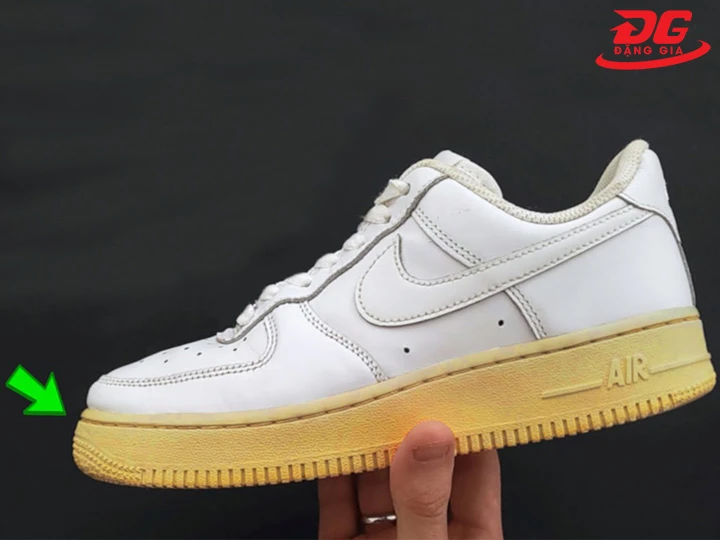 #8 Cách tẩy ố đế giày tại nhà: Đơn giản, Hiệu quả, Tiết kiệm