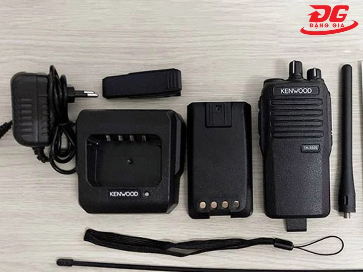 Máy bộ đàm liên lạc UHF Kenwood TK 3320