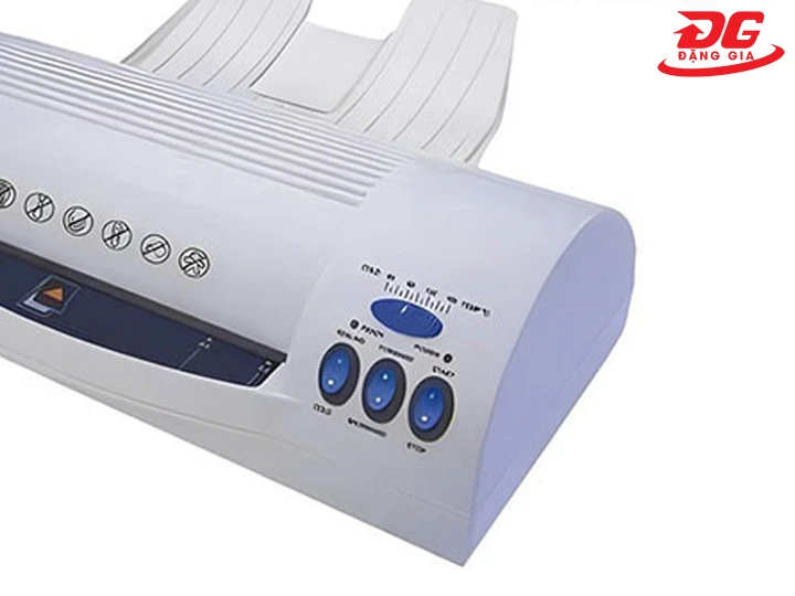 máy ép plastic FEG 240 Bảng điều khiển bố trí hợp lý