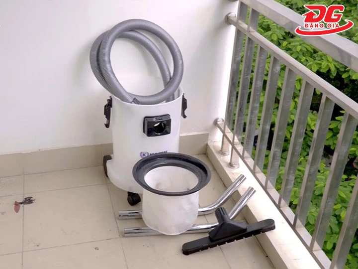 phơi khô máy hút bụi 2300W sau khi sử dụng