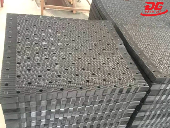 Tấm hạ nhiệt LiangChi giúp phân tán nước đều trên bề mặt