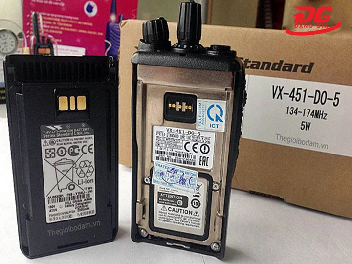 Máy bộ đàm Vertex Standard VX 451 chống nước