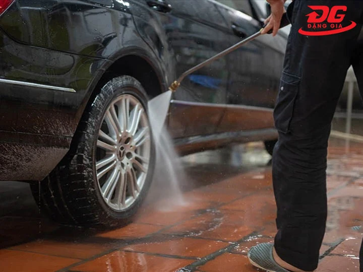 Máy rửa xe 5Hp áp lực phun mạnh