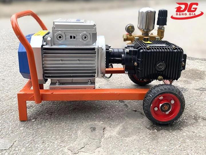 máy rửa xe liền trục truyền động trực tiếp