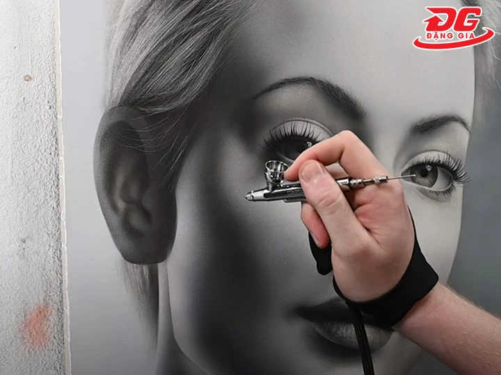 ứng dụng máy nén khí Sparmax vẽ tranh nghệ thuật