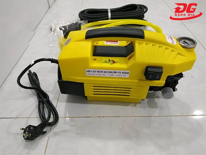 Máy rửa xe Hàn Quốc thiết kế hiện đại