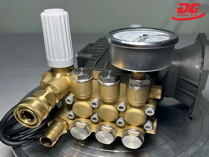 Máy xịt rửa xe V-JET 500/30 chống gỉ