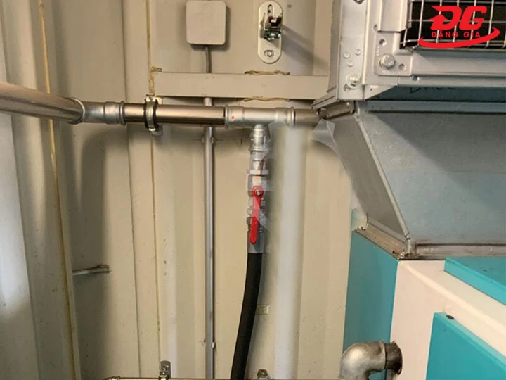 Thay bộ lọc dầu Máy nén khí Renner