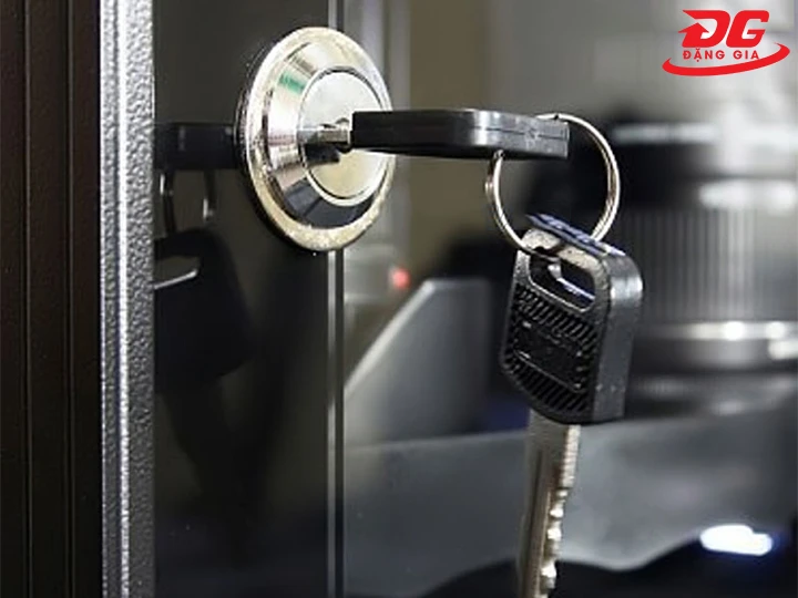 khóa chặt tủ chống ẩm FujiE AD040