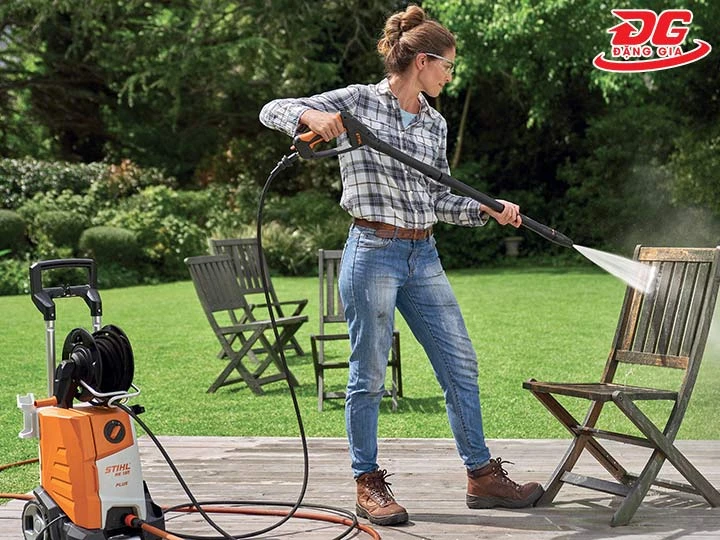 Máy rửa xe Đức xịt rửa mạnh mẽ, bền bỉ