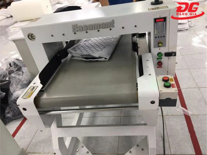 truy xuất dữ liệu máy dò kim loại Easement