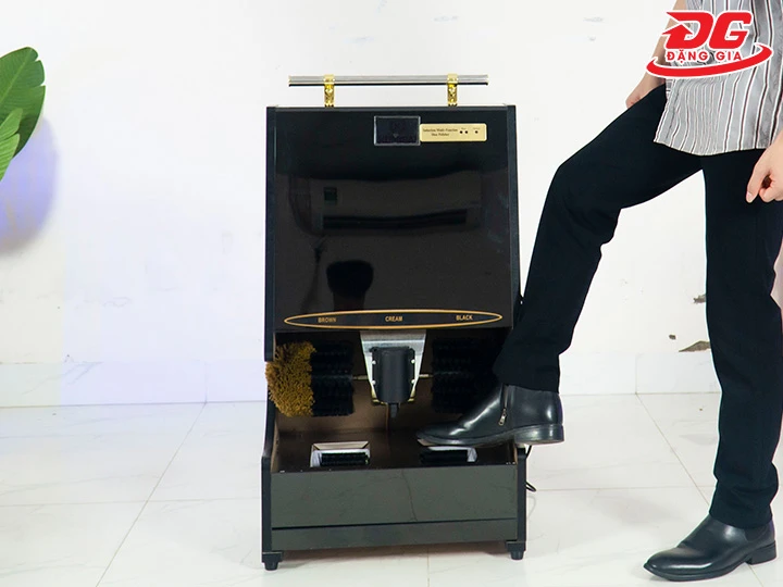 sử dụng máy đánh giày