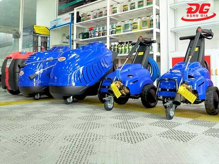 Máy rửa xe Ý Mazzoni