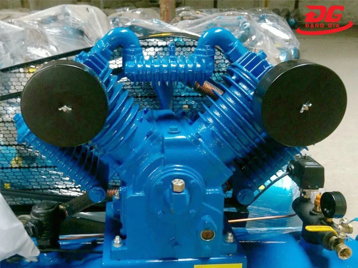 Đầu nén máy nén khí chạy dầu Pegasus TM-W-1.0/8-330L