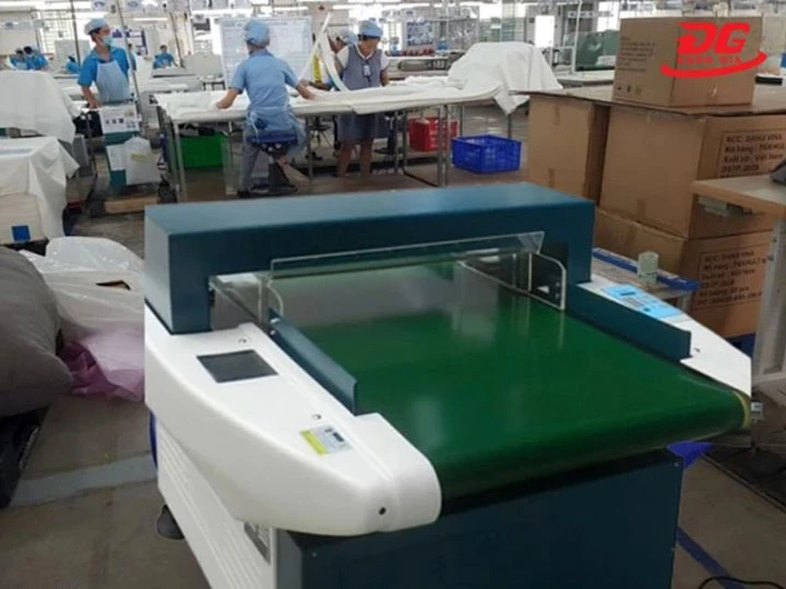 hình ảnh Máy dò kim loại trong may mặc VFG 600K